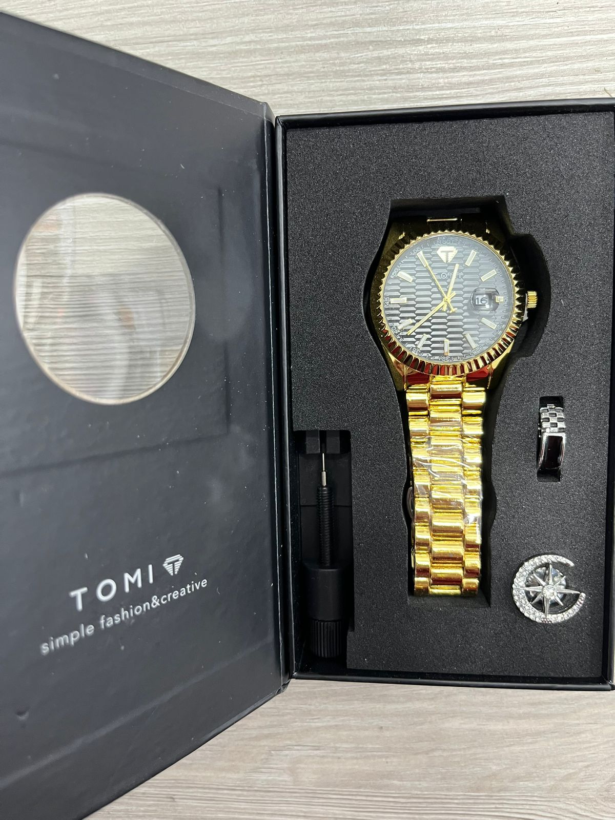 Reloj TOMI 1 (con caja y anillo)
