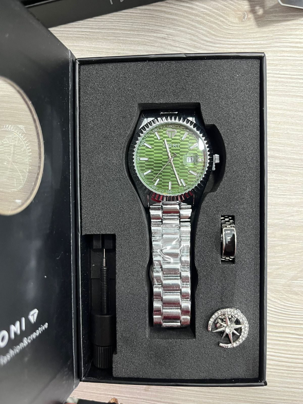 Reloj TOMI 5 (con caja y anillo)