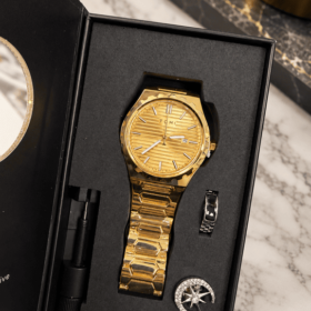 Reloj TOMI 5 (con caja, anillo y herramienta)