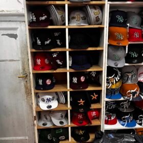 Gorras Cerradas Bordadas con Parches 4