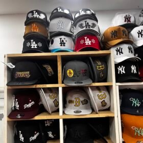 Gorras Cerradas Bordadas con Parches 3