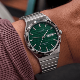 Reloj Cas E735 11